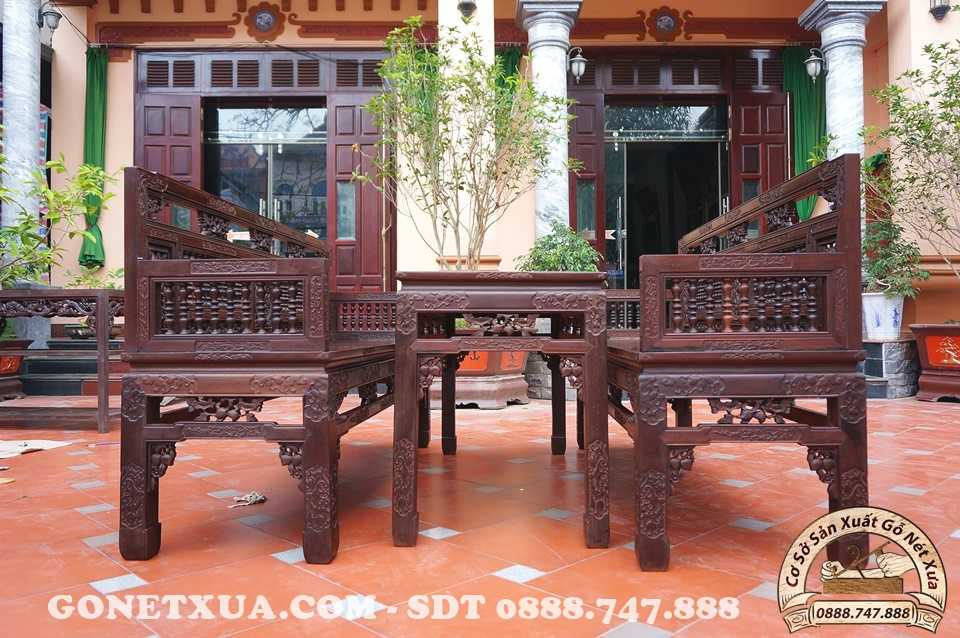 Bộ trường kỷ được đánh Vecni truyền thống