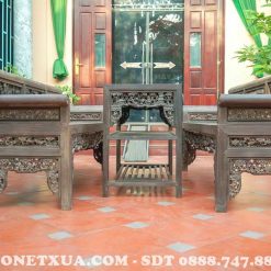 Bộ trường kỷ nhìn rất cổ với kích thước trung bình