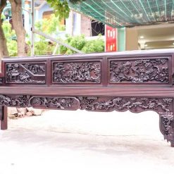 Ghế trường kỷ được đục các họa tiết mang nhiều ý nghĩa
